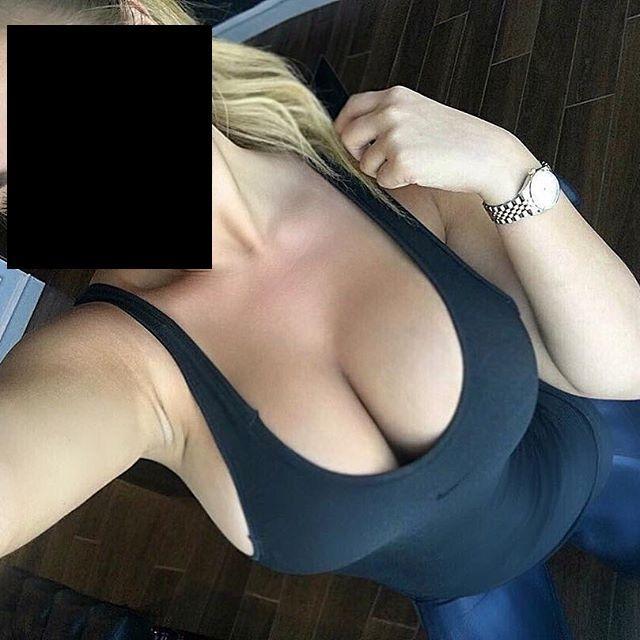 Blonde pour joie mutuelle 